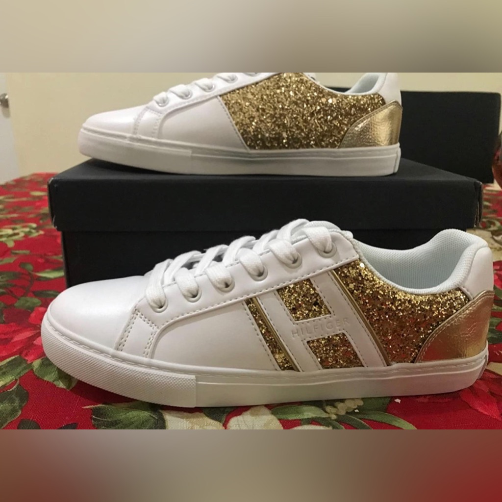 Nwt Tommy Hilfiger Women's Lemii, Available In Gold, Silver And Black